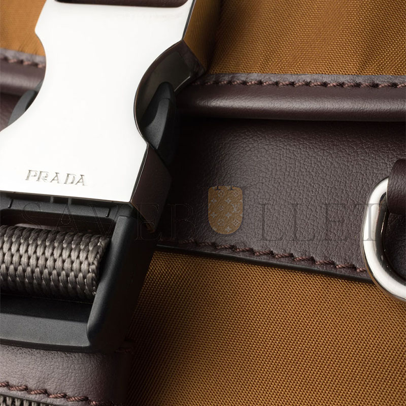 PRADA RE-NYLON AND LEATHER SMARTPHONE CASE 2ZT071 (19*13*5.5cm) PRADA RE-NYLON AND LEATHER SMARTPHONE CASE 2ZT071 (19*13*5.5cm)